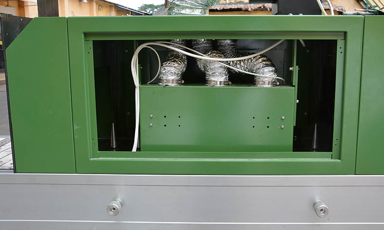 化妝瓶噴涂UV固化機.jpg 化妝瓶噴涂UV固化機.jpg