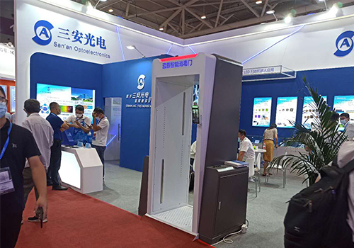 三安光電、藍盾機電 - 攜手打造智能測溫殺菌消毒門，為復(fù)工復(fù)產(chǎn)構(gòu)建安全、高效的流通環(huán)境